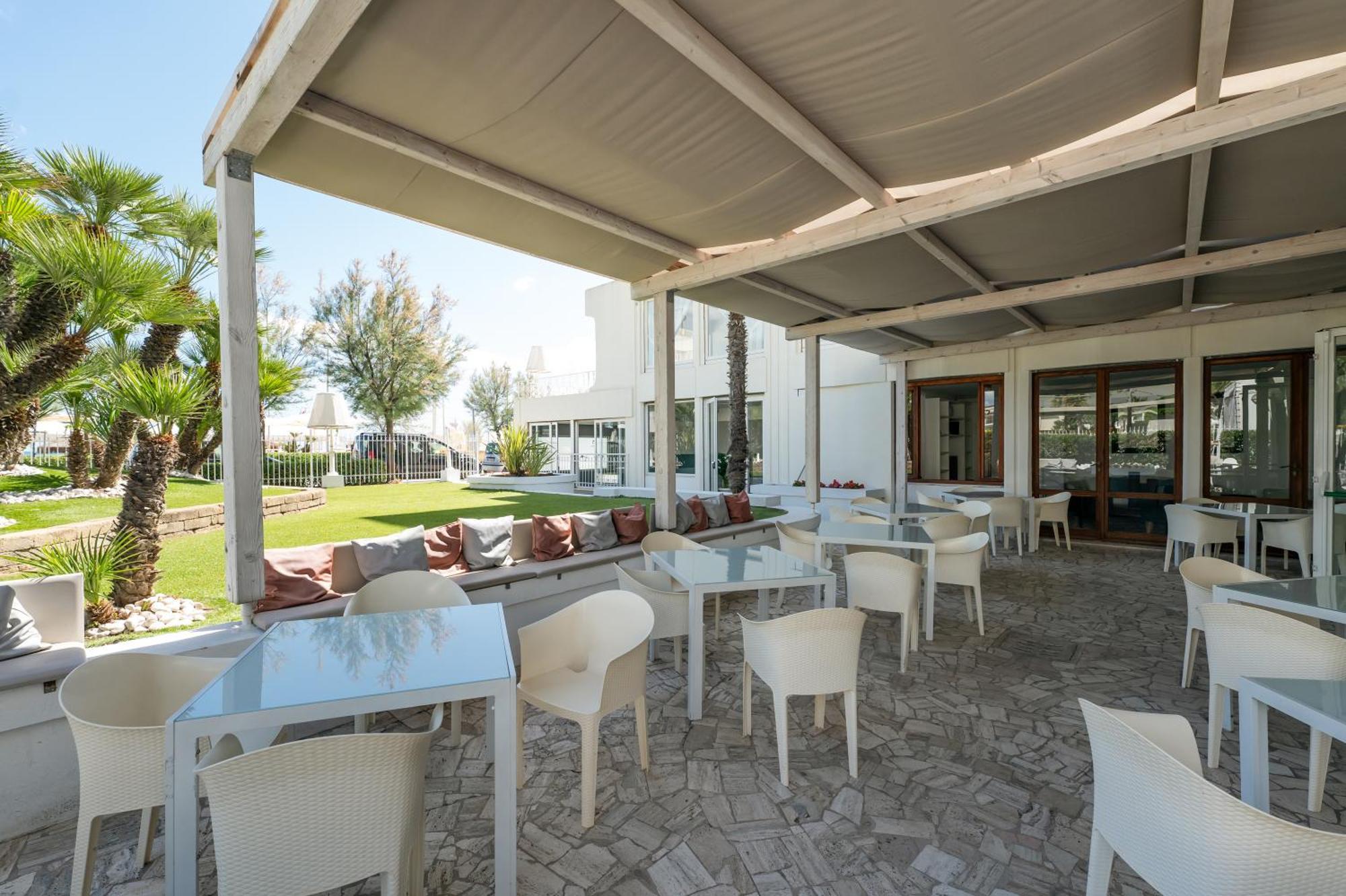 Hotel Continental Сенигаллия Экстерьер фото